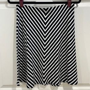 Ann Taylor womens chevron print knit skirt size XS petite